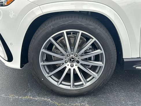New 2026 Mercedes-Benz GLS 580 4MATIC image 12