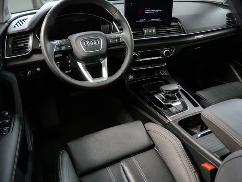 Used 2023 Audi Q5 2.0T Prestige w/ Prestige Package AWD/4WD image 2