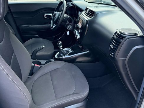 Used 2019 Kia Soul FWD image 14