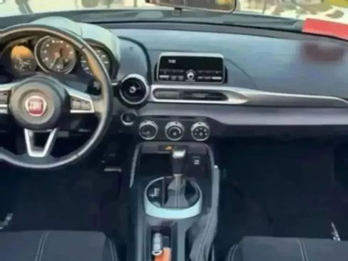 Used 2018 FIAT 124 Spider Classica RWD image 31