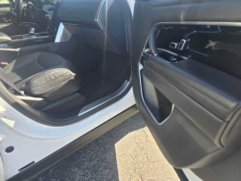 Used 2022 Land Rover Range Rover SE image 10