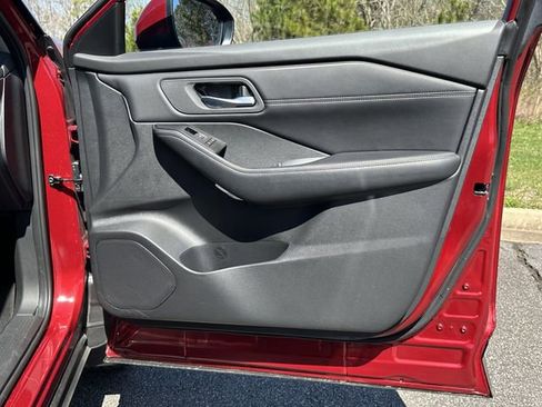 Certified 2025 Nissan Rogue SL image 15