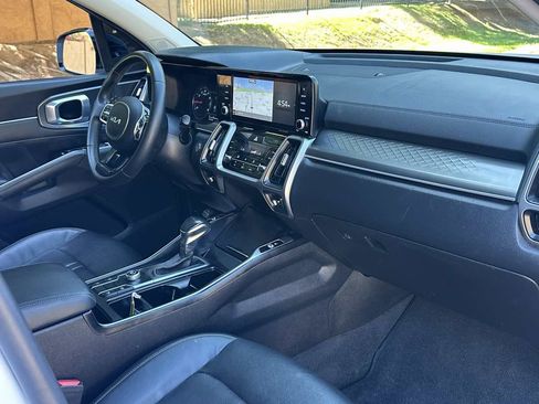 Used 2022 Kia Sorento S w/ Panoramic Sunroof Package FWD image 12