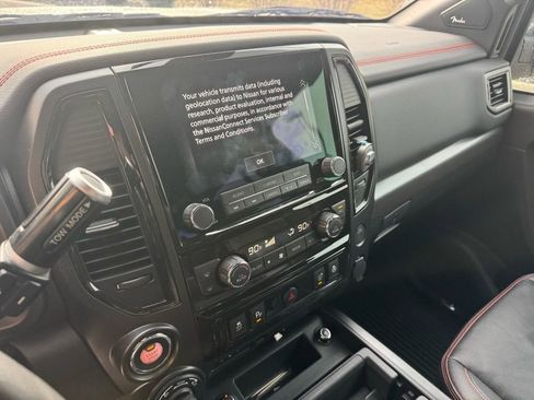 Used 2024 Nissan Titan PRO-4X w/ Pro-4x Convenience Package image 17