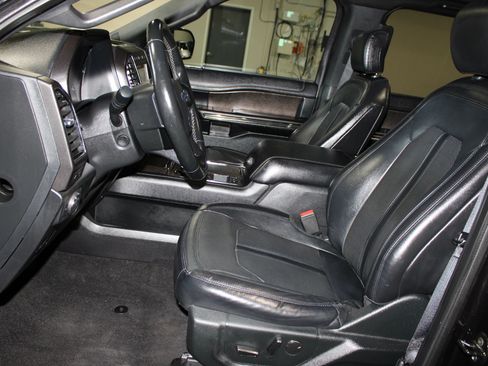 Used 2019 Ford Expedition Max Limited w/ Equipment Group 301A RWD image 32