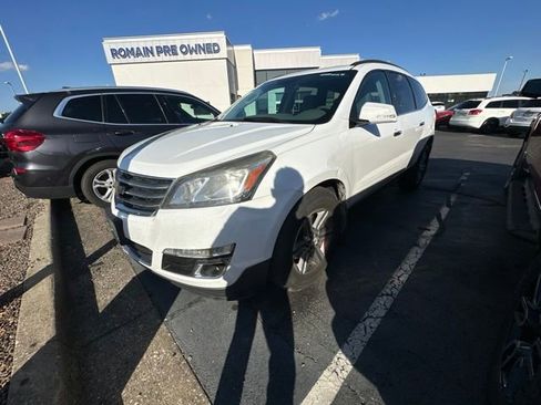 Used 2016 Chevrolet Traverse LT FWD image 2
