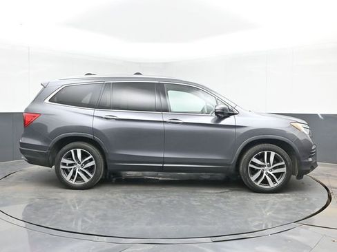 Used 2016 Honda Pilot Touring image 11