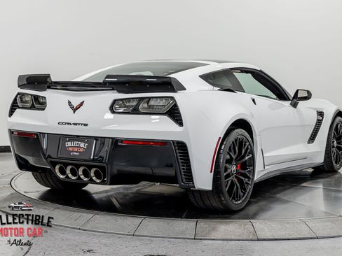 Used 2015 Chevrolet Corvette Z06 w/ 3LZ Preferred Equipment Group RWD image 20