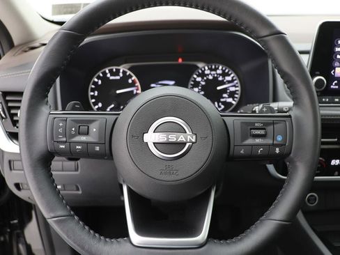 Used 2023 Nissan Rogue SV w/ SV Premium Package image 18