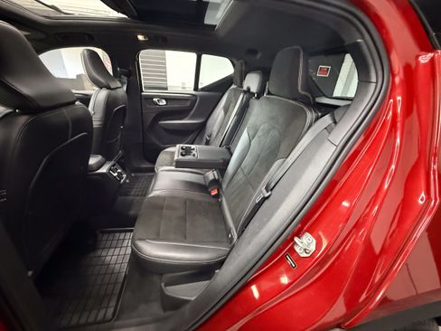 Used 2021 Volvo XC40 T5 R-Design AWD/4WD image 19