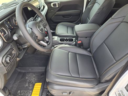 New 2026 Jeep Gladiator Sport image 14