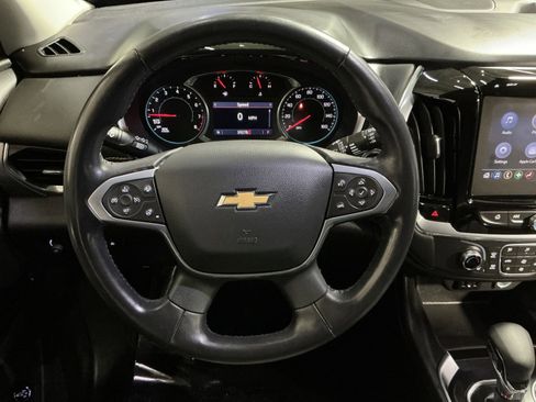 Used 2021 Chevrolet Traverse LT image 24