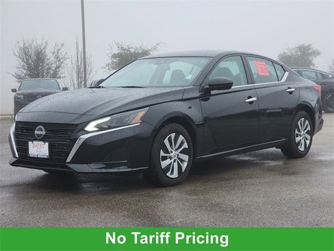 Certified 2025 Nissan Altima 2.5 S image 3