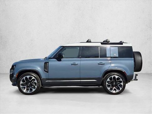 Used 2022 Land Rover Defender 110 SE AWD/4WD image 9