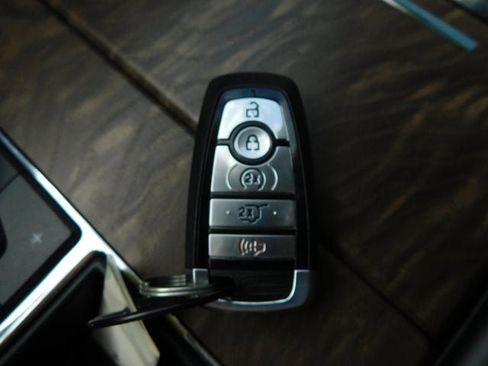 Used 2021 Ford Expedition Platinum image 29