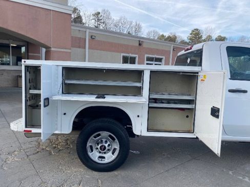 Used 2022 GMC Sierra 2500 Pro w/ Convenience Package image 11