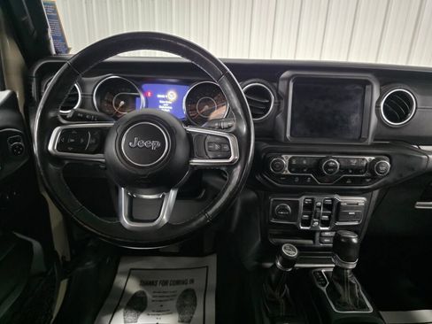 Used 2020 Jeep Gladiator Overland AWD/4WD image 8