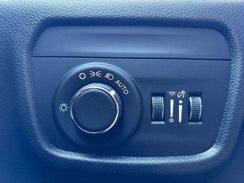 New 2026 Jeep Grand Cherokee Altitude image 2