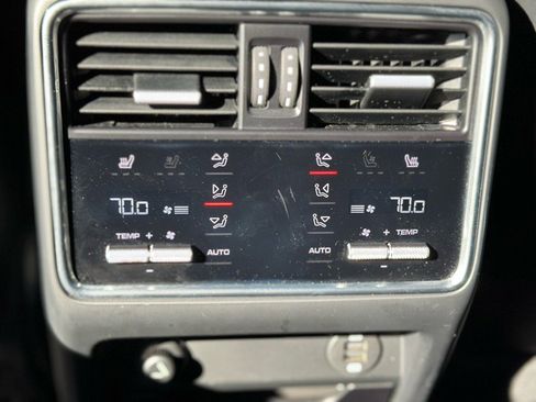 Used 2019 Porsche Cayenne E-Hybrid image 43