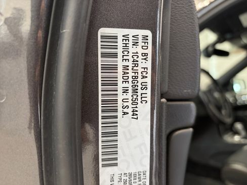 Used 2021 Jeep Grand Cherokee Limited w/ Luxury Group II AWD/4WD image 30