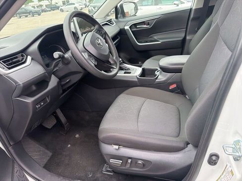Used 2025 Toyota RAV4 XLE image 10