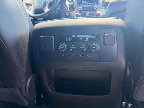 Used 2018 GMC Yukon Denali AWD/4WD image 29