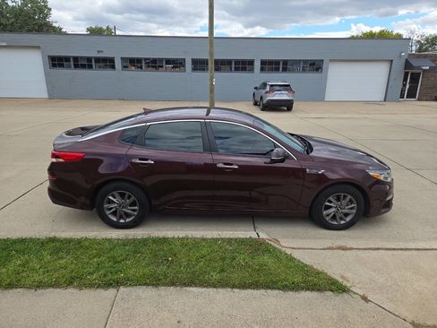 Used 2020 Kia Optima LX image 23