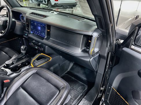 Used 2024 Ford Bronco Badlands AWD/4WD image 30
