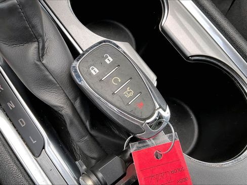 Used 2024 Chevrolet Malibu LT FWD image 13