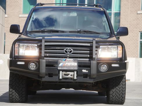 Used 2004 Toyota Land Cruiser image 21