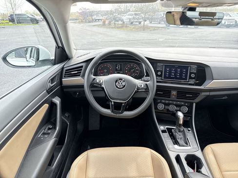 Used 2021 Volkswagen Jetta SE FWD image 16