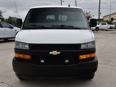 Used 2019 Chevrolet Express 3500 LS RWD image 2