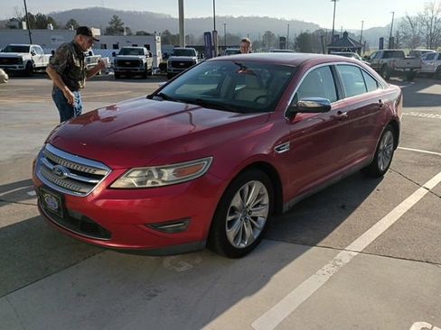 Used 2010 Ford Taurus Limited image 4