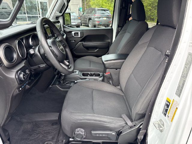 Used 2023 Jeep Wrangler Unlimited AWD/4WD image 14