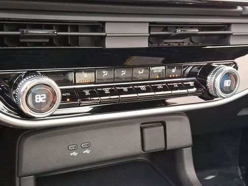 Used 2024 Honda Prologue Touring image 18