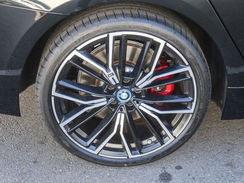 Certified 2023 BMW 530e w/ M Sport Package image 8