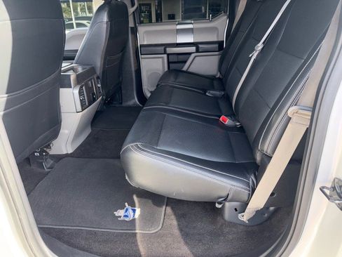 Used 2018 Ford F150 XLT w/ Equipment Group 302A Luxury AWD/4WD image 9