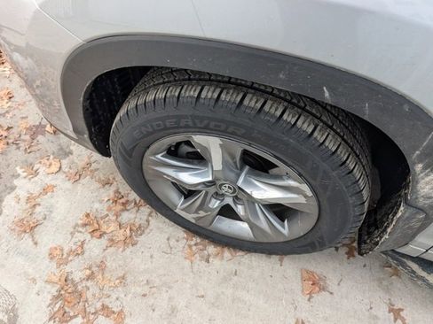 Used 2018 Toyota Highlander Limited Platinum image 9