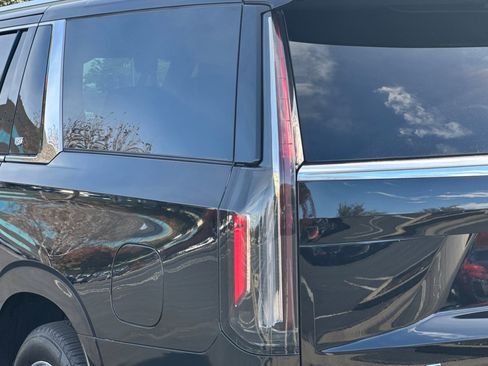 Certified 2024 Cadillac Escalade ESV Premium Luxury Platinum image 52