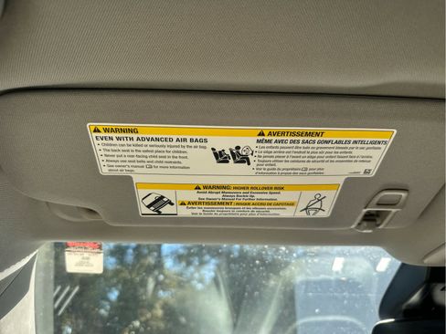 Certified 2023 Chevrolet Equinox LT w/ Driver Convenience Package image 37