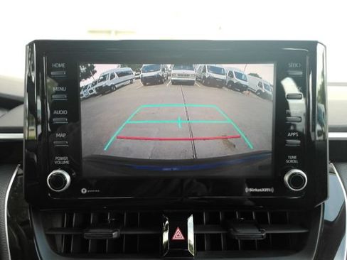 Used 2022 Toyota Corolla LE FWD image 8
