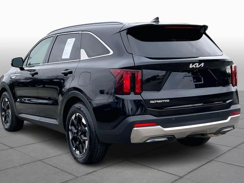 Used 2024 Kia Sorento S FWD image 12