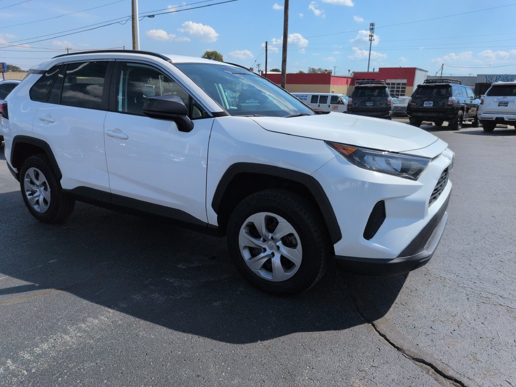 Used 2021 Toyota RAV4 LE AWD/4WD image 7