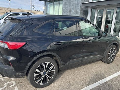 Used 2022 Ford Escape SE w/ SE Sport Appearance Package image 11