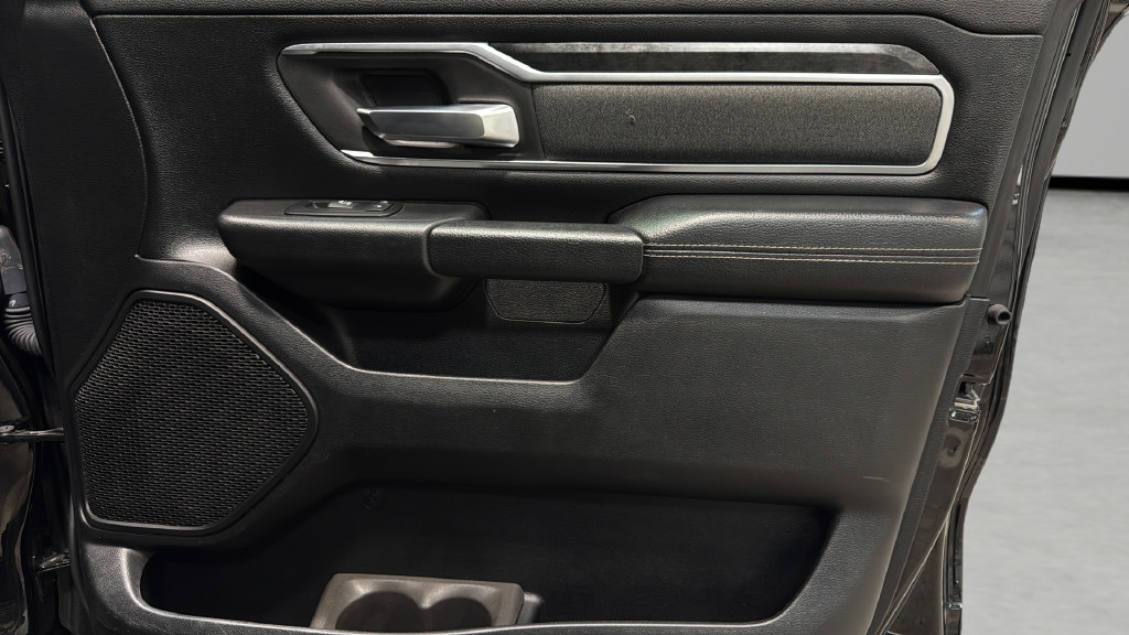 Used 2019 RAM 1500 Big Horn AWD/4WD image 9