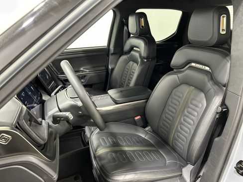 Used 2023 Rivian R1T Adventure image 20