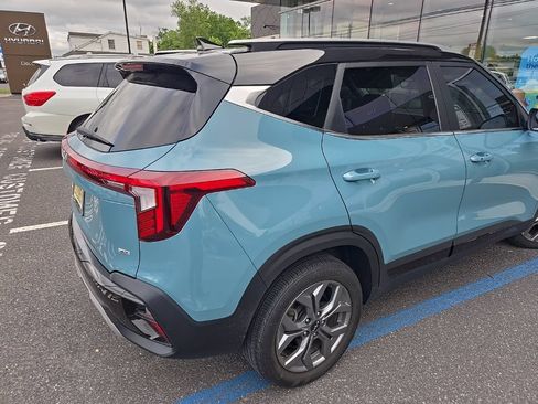 Used 2024 Kia Seltos S AWD/4WD image 5