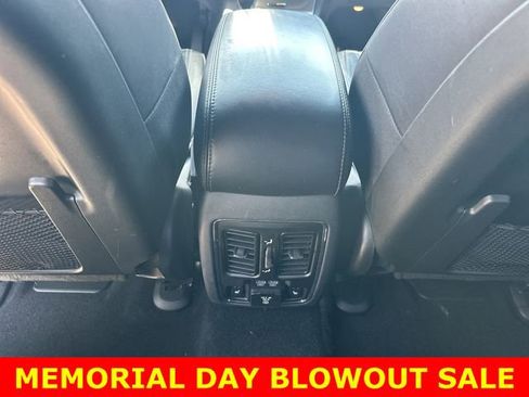 Used 2020 Jeep Grand Cherokee Overland AWD/4WD image 18