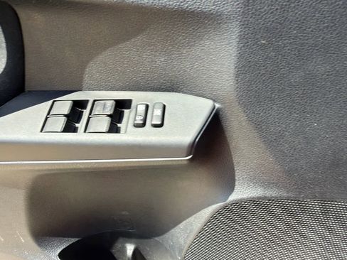 Used 2016 Toyota RAV4 LE FWD image 17