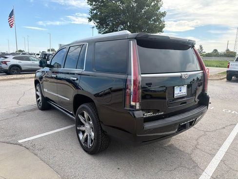 Used 2016 Cadillac Escalade Platinum AWD/4WD image 5